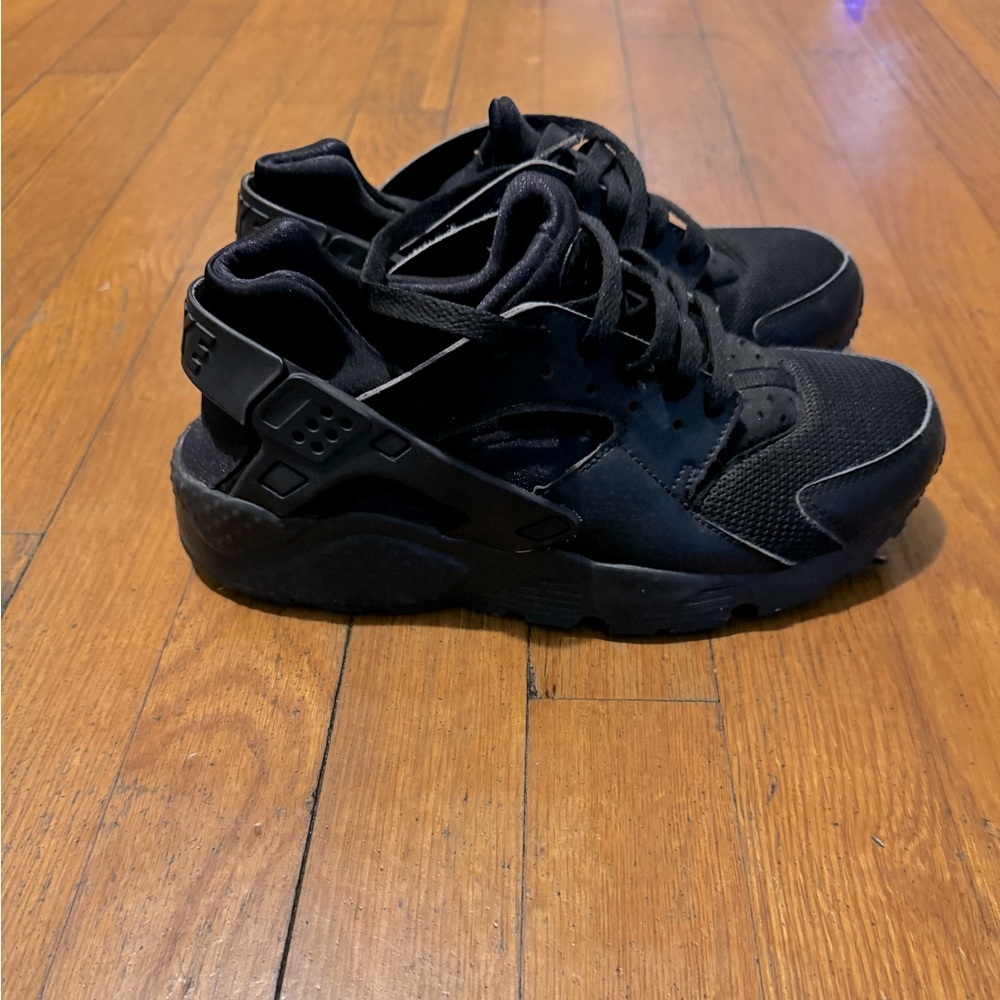 Nike huarache youth size 5.5Y